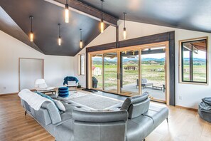 House (3 Bedrooms) | Front of property