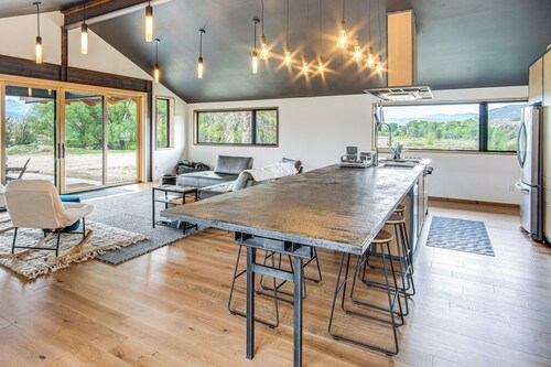 Stunning 14er Views! Private 6-acre Salida Retreat