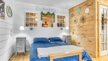 Apartment (0 Bedroom) | Interior