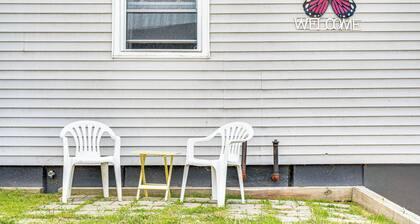 Lake & Mtn Views: Vermont Couple's Retreat!