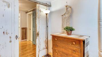 Apartment (0 Bedroom) | Interior