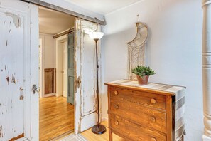 Apartment (0 Bedroom) | Interior