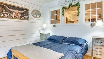 Apartment (0 Bedroom) | Interior