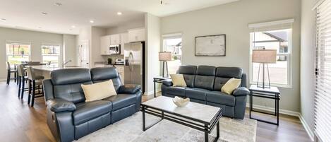 Apartment (3 Bedrooms) | Front of property