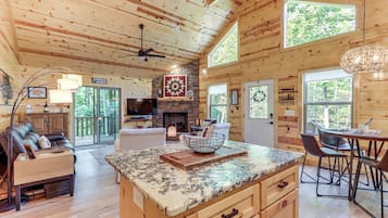 House (2 Bedrooms) | Interior