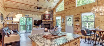 10 Mi to Main St Murphy: Cabin w/ Covered Deck!