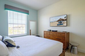 4862 Cayview Ave 408-27 - Close to EPIC and Convention * next to pool (Orlando)