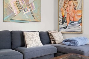 Fernseher, Kamin, Arbeitsbereiche