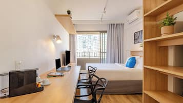 尊榮開放式客房, 1 張標準雙人床, 城市景觀 | 客房內保險箱、筆電工作空間、遮光布/窗簾、免費無線上網