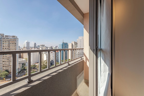 Studio, City View | Lanai