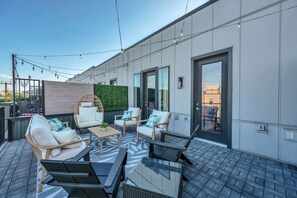 House | 4 bedrooms, desk, Internet