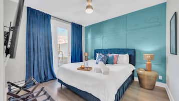 House | 4 bedrooms, desk, Internet