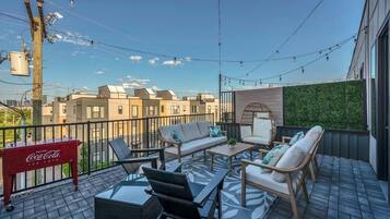 House | 4 bedrooms, desk, Internet