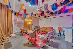 House | 4 bedrooms, desk, Internet