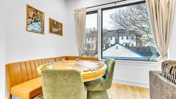 House | 16 bedrooms, Internet