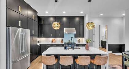 2 Hot Tubs Karaoke Game Room Downtown Nashville