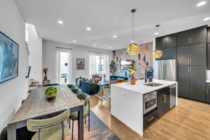 House | 8 bedrooms, Internet - 2 Hot Tubs Karaoke Game Room Downtown Nashville (Nashville)