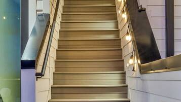 Casa | 8 camere, una scrivania, Internet