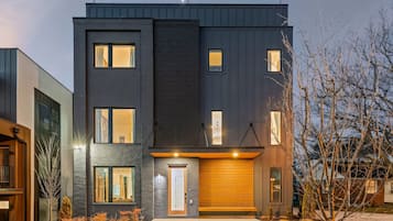 Rumah | 8 kamar tidur dan internet