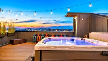 House | 8 bedrooms, Internet