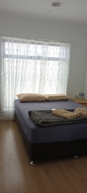 3 bedrooms, free WiFi, bed sheets