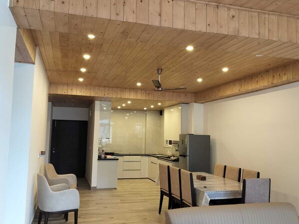 Dining - 3BHK fully furnished apartment in tranquil Dharampur with stunning mountain view (Dharampur)