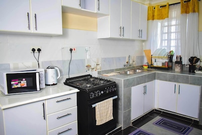 Lux Suites Fancy Getaway Apartments