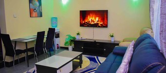 Lux Suites Fancy Getaway Apartments