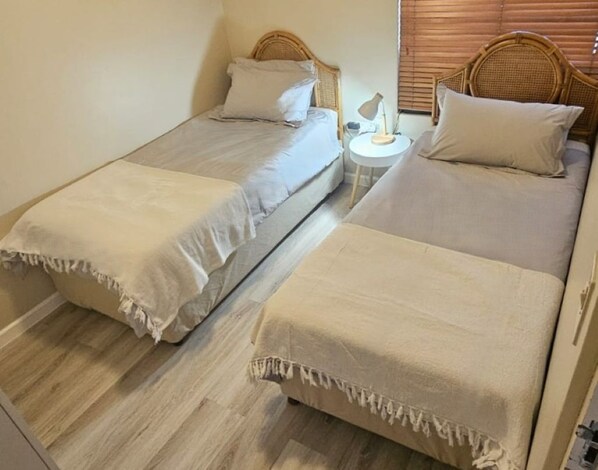 2 bedrooms, iron/ironing board, WiFi, bed sheets