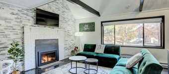 Modern 4 Bedroom Home with Sauna and Game Room in Gated Lake Community