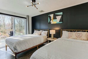 4 bedrooms, WiFi, bed sheets - Modern 4 Bedroom Home with Sauna and Game Room in Gated Lake Community (East Stroudsburg)