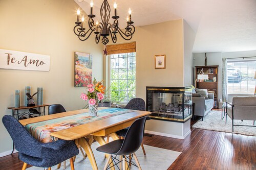 Charming family home with amazing views 10 minutes to downtown