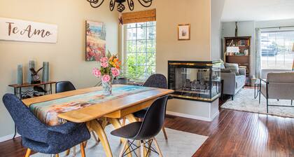 Charming family home with amazing views 10 minutes to downtown