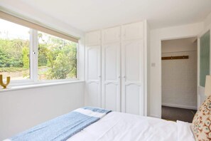5 Schlafzimmer, Bügeleisen/Bügelbrett, WLAN, Bettwäsche