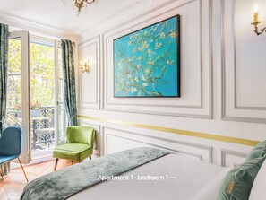 公寓, 陽台, 城市景觀 | 低過敏寢具、舒適加層、客房內保險箱、獨特裝潢