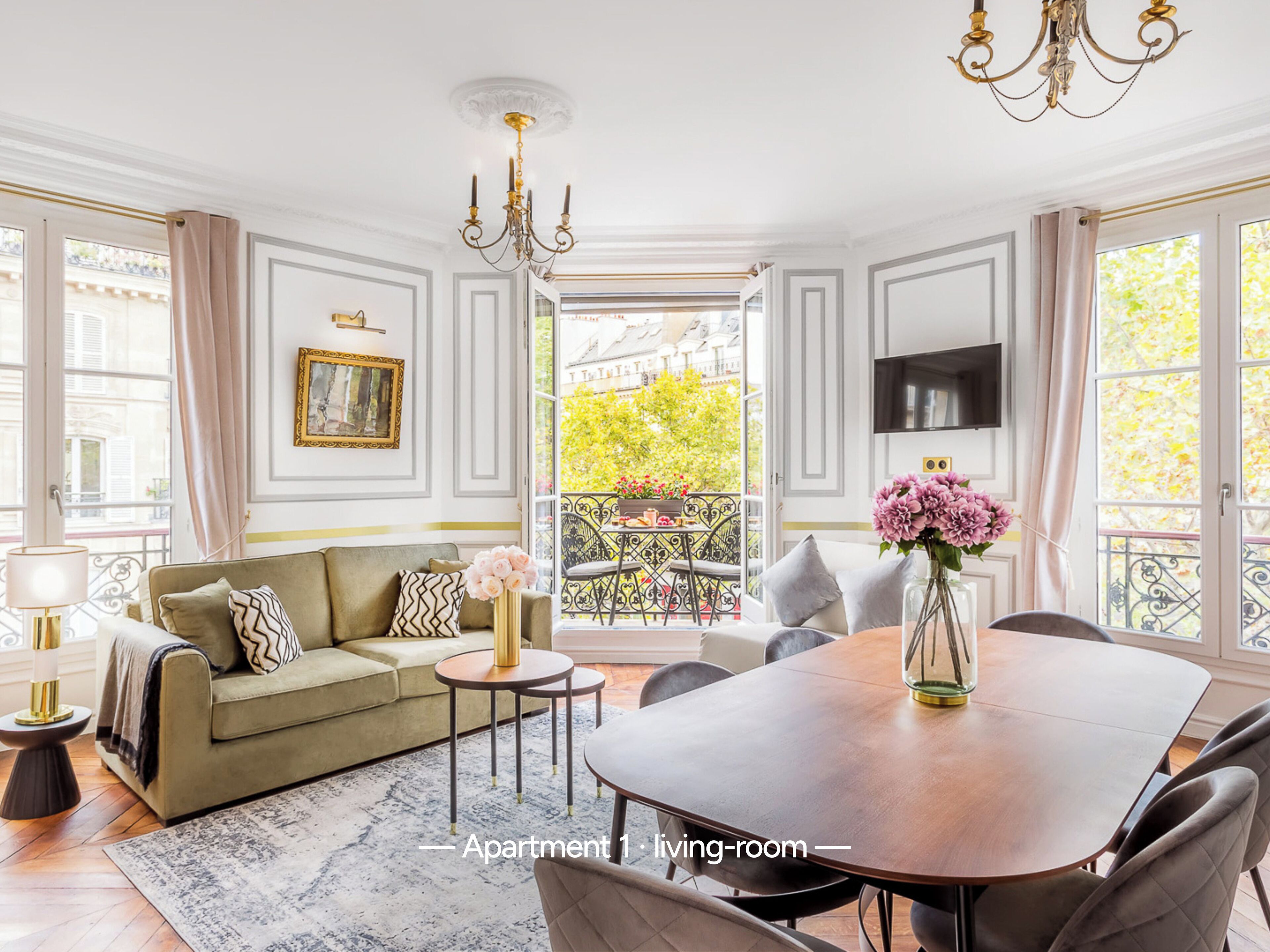 Apartment, Balkon, Stadtblick | Wohnbereich | Arbeitsbereiche