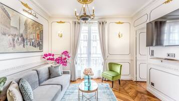 Apartment, City View | Living area