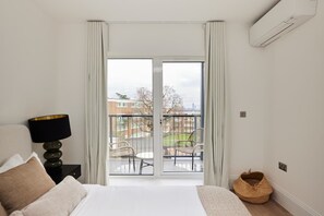 2 chambres, fer et planche à repasser, Wi-Fi, draps fournis