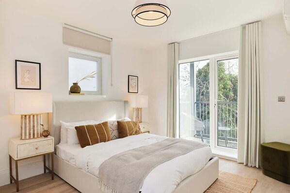 2 bedrooms, iron/ironing board, bed sheets