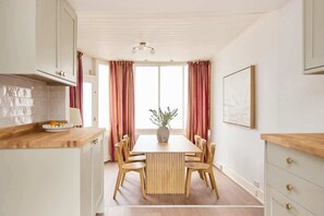 Dining - The Lewes Place - Contemporary 3 Bdr House (East Sussex)