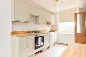 Oven, toaster, cookware/dishes/utensils