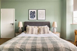 4 chambres, fer et planche à repasser, Wi-Fi, draps fournis