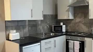 Tủ lạnh, lò vi sóng, lò nướng, bếp nấu