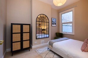 1 bedroom, iron/ironing board, bed sheets