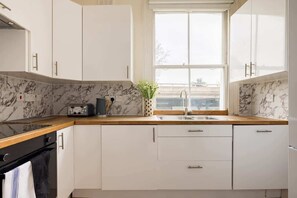 Kühlschrank, Ofen, Geschirrspüler, Toaster