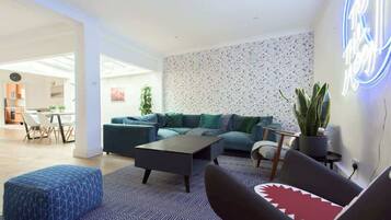 TV, fireplace, offices