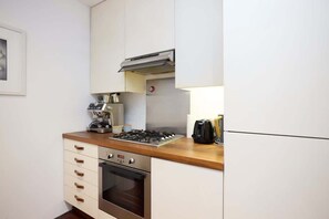 Oven, dishwasher, electric kettle, toaster