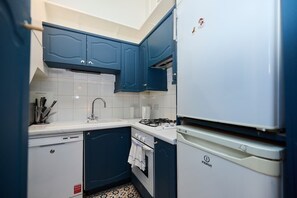 Fridge, oven, dishwasher, electric kettle