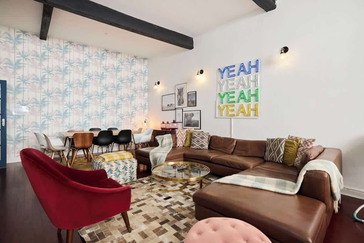 Télévision, espaces bureaux