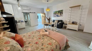 1 chambre, fer et planche à repasser, accès Internet, draps fournis